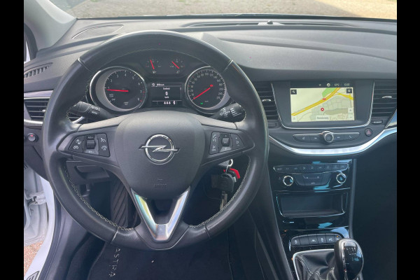 Opel Astra Sports Tourer 1.2 Design & Tech / camera / trekhaak