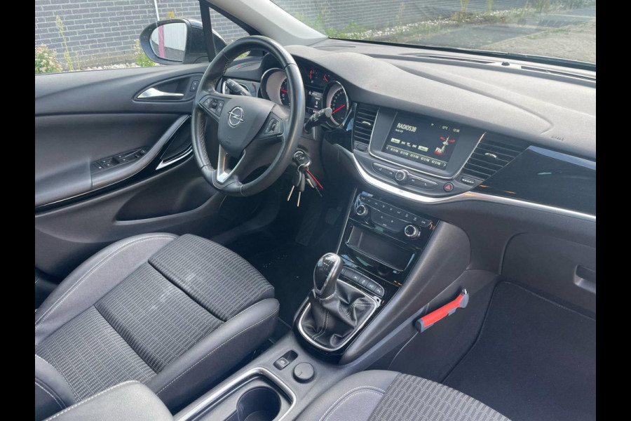 Opel Astra Sports Tourer 1.2 Design & Tech / camera / trekhaak