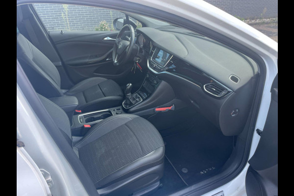 Opel Astra Sports Tourer 1.2 Design & Tech / camera / trekhaak