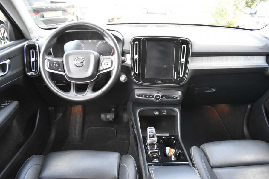 Volvo XC40 T3 163PK Automaat Inscription | Blis | ACC | Leder | 360 camera | Stoelverwarming | 19"LMV