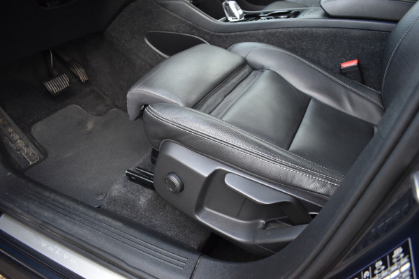 Volvo XC40 T3 163PK Automaat Inscription | Blis | ACC | Leder | 360 camera | Stoelverwarming | 19"LMV