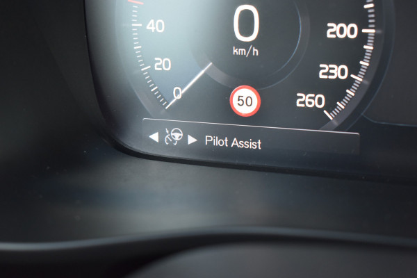 Volvo XC40 T3 163PK Automaat Inscription | Blis | ACC | Leder | 360 camera | Stoelverwarming | 19"LMV