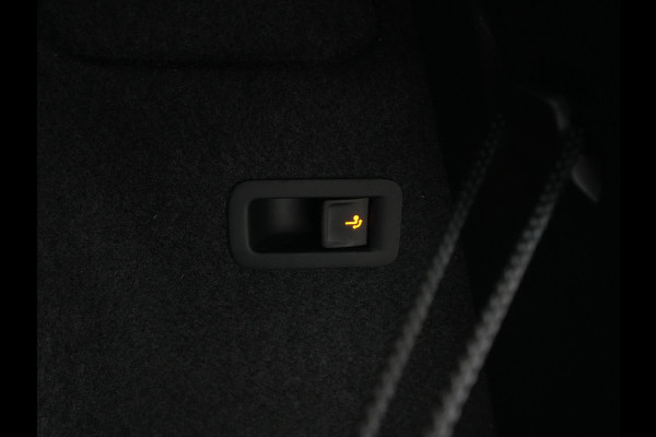 Škoda Karoq 1.5 TSI ACT 150pk DSG Sportline Business Navigatie CantonSound Stoelverwarming Camera Carplay Sideassist
