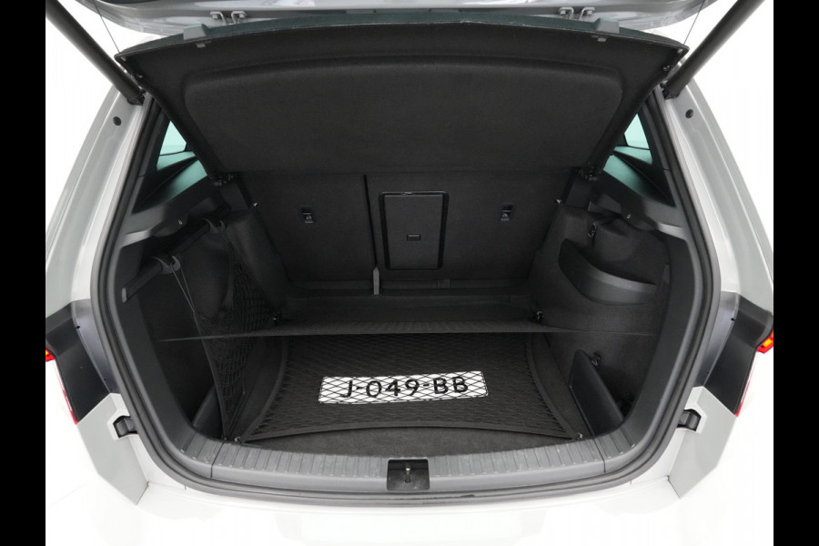 Škoda Karoq 1.5 TSI ACT 150pk DSG Sportline Business Navigatie CantonSound Stoelverwarming Camera Carplay Sideassist