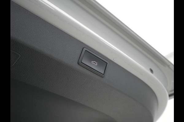 Škoda Karoq 1.5 TSI ACT 150pk DSG Sportline Business Navigatie CantonSound Stoelverwarming Camera Carplay Sideassist