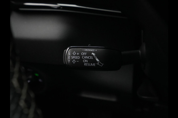 Škoda Karoq 1.5 TSI ACT 150pk DSG Sportline Business Navigatie CantonSound Stoelverwarming Camera Carplay Sideassist