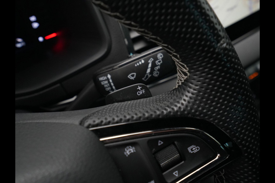Škoda Karoq 1.5 TSI ACT 150pk DSG Sportline Business Navigatie CantonSound Stoelverwarming Camera Carplay Sideassist