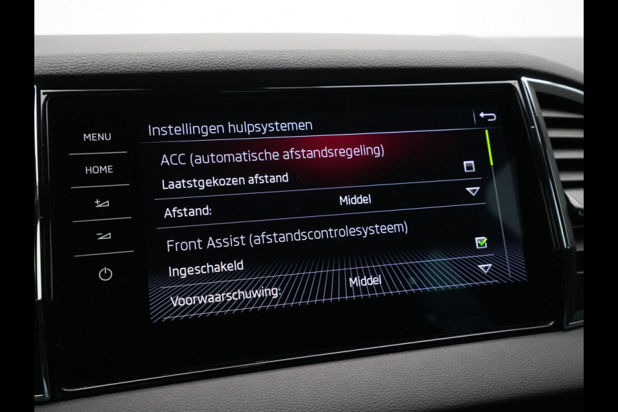 Škoda Karoq 1.5 TSI ACT 150pk DSG Sportline Business Navigatie CantonSound Stoelverwarming Camera Carplay Sideassist
