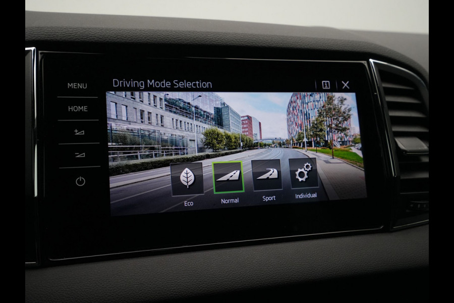Škoda Karoq 1.5 TSI ACT 150pk DSG Sportline Business Navigatie CantonSound Stoelverwarming Camera Carplay Sideassist