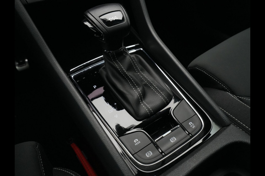 Škoda Karoq 1.5 TSI ACT 150pk DSG Sportline Business Navigatie CantonSound Stoelverwarming Camera Carplay Sideassist