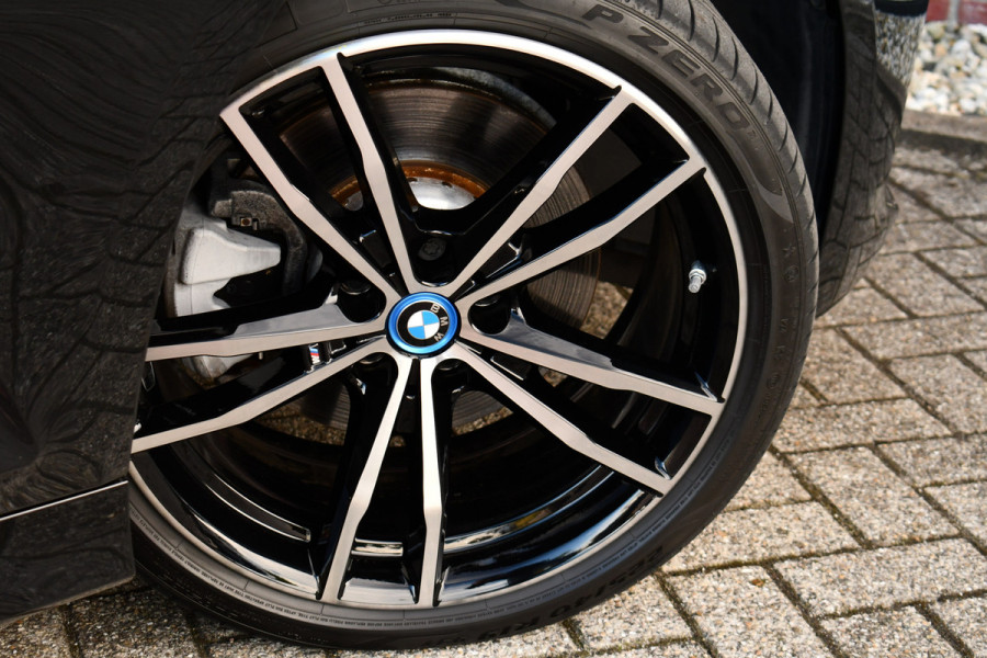 BMW 3 Serie Touring 320e M-Sport Pano El-zetels 360-cam HUD 19inch