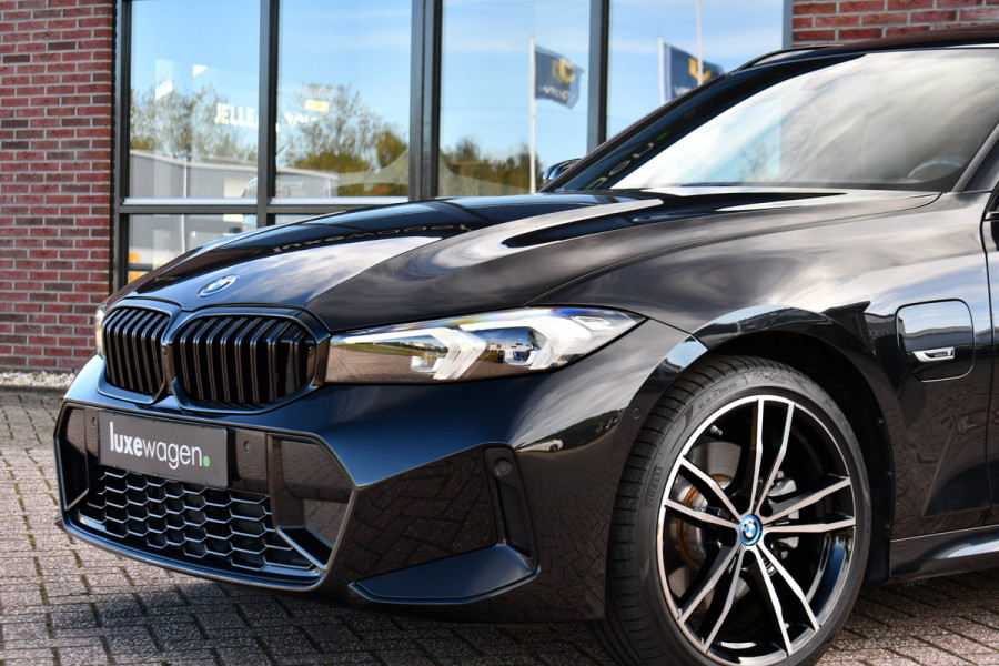 BMW 3 Serie Touring 320e M-Sport Pano El-zetels 360-cam HUD 19inch