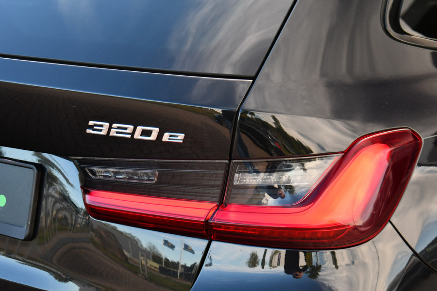 BMW 3 Serie Touring 320e M-Sport Pano El-zetels 360-cam HUD 19inch