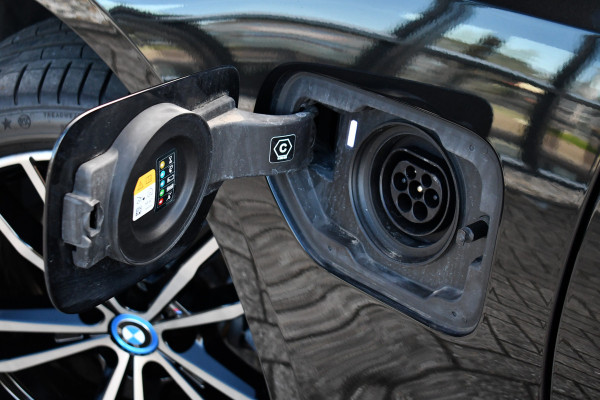 BMW 3 Serie Touring 320e M-Sport Pano El-zetels 360-cam HUD 19inch