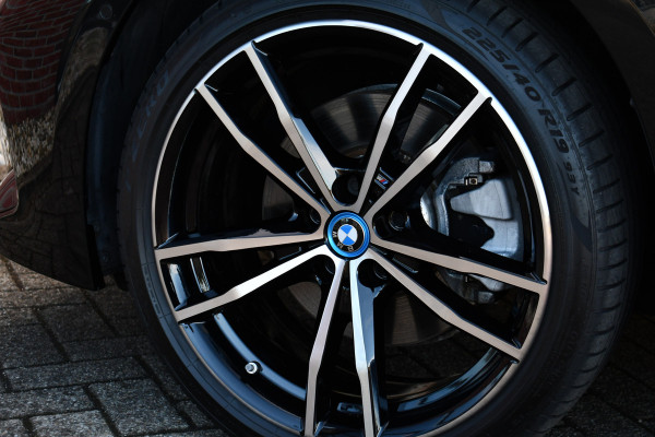 BMW 3 Serie Touring 320e M-Sport Pano El-zetels 360-cam HUD 19inch