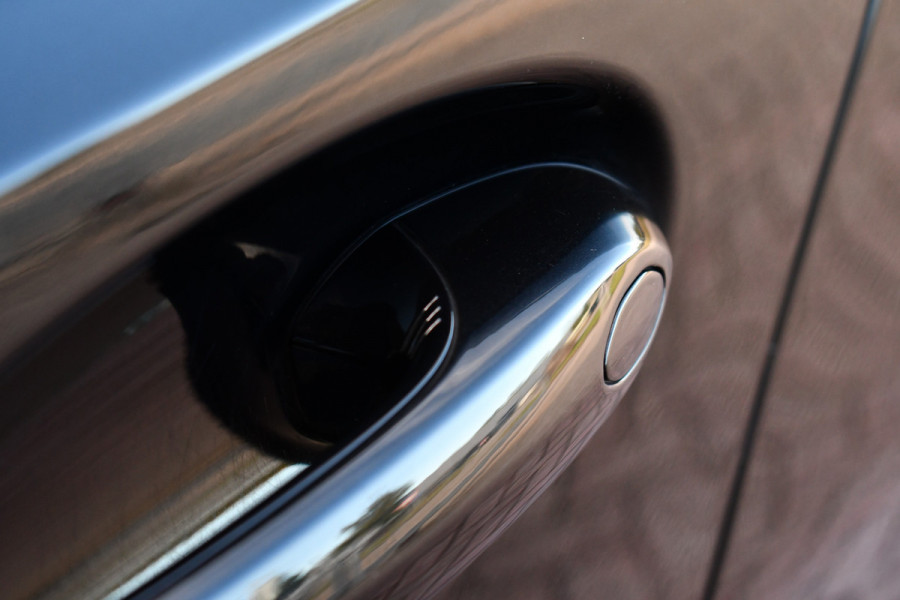 BMW 3 Serie Touring 320e M-Sport Pano El-zetels 360-cam HUD 19inch