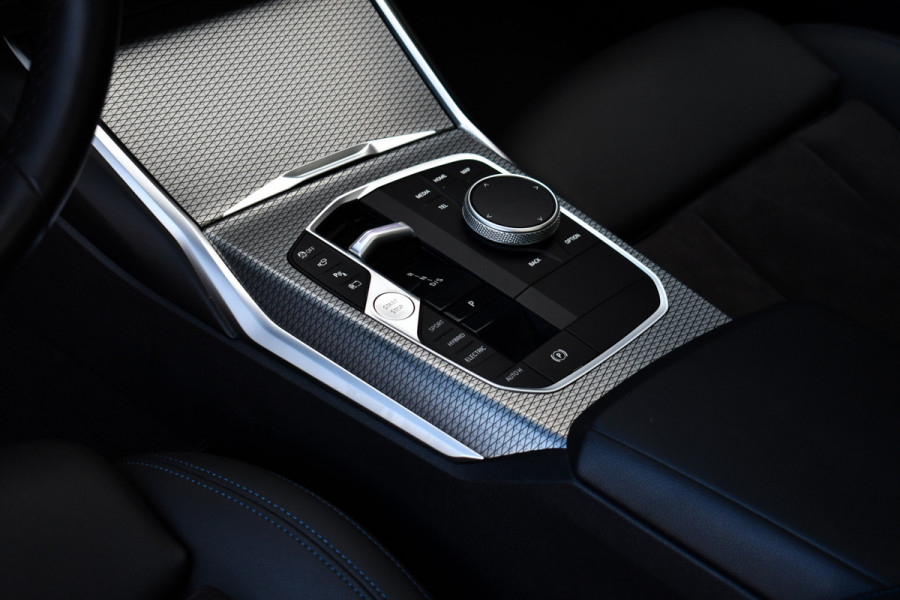 BMW 3 Serie Touring 320e M-Sport Pano El-zetels 360-cam HUD 19inch