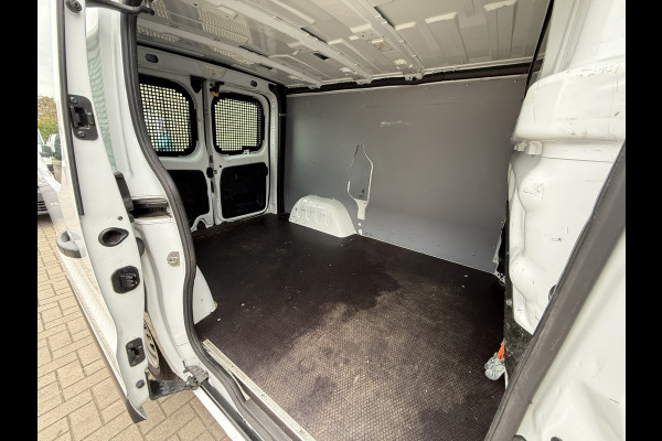 Renault Trafic 2.0 dCi 120PK EURO 6 T29 L1H1 Comfort Trekhaak/navigatie systeem/cruise control