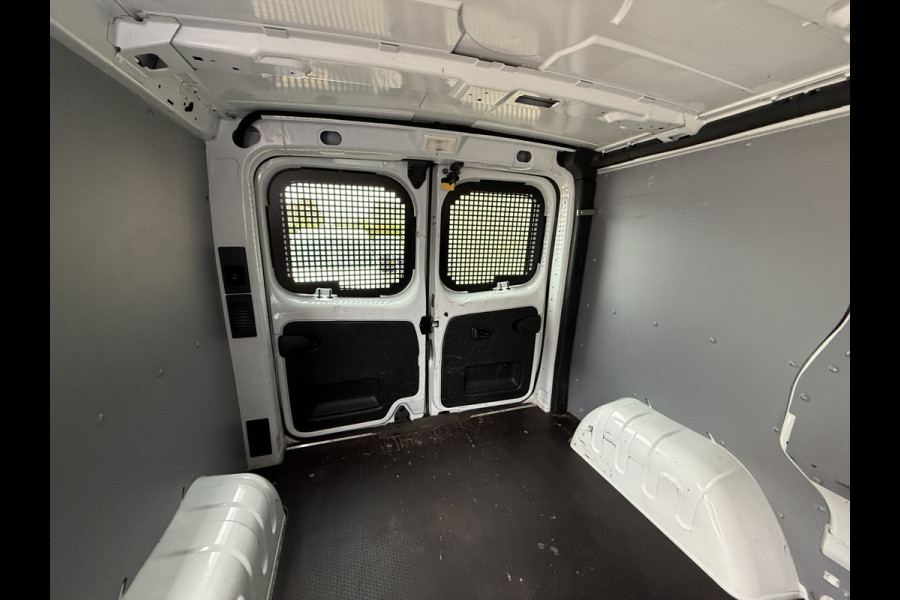 Renault Trafic 2.0 dCi 120PK EURO 6 T29 L1H1 Comfort Trekhaak/navigatie systeem/cruise control