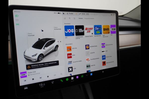 Tesla Model Y Long Range AWD 75kWh Warmtepomp  Autopilot FSD-Computer 3 Leder Pano-dak Elektr.Stuur+Stoel+Verwarmd Navi Ecc Premium Audio Keyl Camera's Elektr.AchterKlep Parkeer Assistent Sentry-Mode Privacyglas Bluetooth Dodehoek detector Connected services AMD-Ryzen Processor™ 1.600kg Trekvermogen Origineel Nederlandse Auto Garantie op Accu en Motor tot 20-01-2021 max. 192.000km