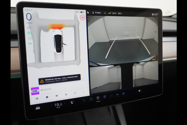 Tesla Model Y Long Range AWD 75kWh Warmtepomp  Autopilot FSD-Computer 3 Leder Pano-dak Elektr.Stuur+Stoel+Verwarmd Navi Ecc Premium Audio Keyl Camera's Elektr.AchterKlep Parkeer Assistent Sentry-Mode Privacyglas Bluetooth Dodehoek detector Connected services AMD-Ryzen Processor™ 1.600kg Trekvermogen Origineel Nederlandse Auto Garantie op Accu en Motor tot 20-01-2021 max. 192.000km