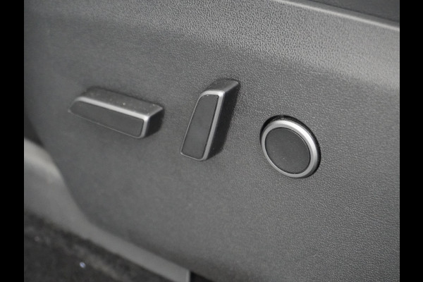 Tesla Model Y Long Range AWD 75kWh Warmtepomp  Autopilot FSD-Computer 3 Leder Pano-dak Elektr.Stuur+Stoel+Verwarmd Navi Ecc Premium Audio Keyl Camera's Elektr.AchterKlep Parkeer Assistent Sentry-Mode Privacyglas Bluetooth Dodehoek detector Connected services AMD-Ryzen Processor™ 1.600kg Trekvermogen Origineel Nederlandse Auto Garantie op Accu en Motor tot 20-01-2021 max. 192.000km