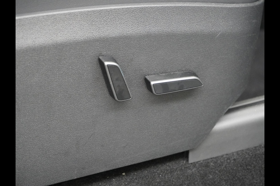 Tesla Model Y Long Range AWD 75kWh Warmtepomp  Autopilot FSD-Computer 3 Leder Pano-dak Elektr.Stuur+Stoel+Verwarmd Navi Ecc Premium Audio Keyl Camera's Elektr.AchterKlep Parkeer Assistent Sentry-Mode Privacyglas Bluetooth Dodehoek detector Connected services AMD-Ryzen Processor™ 1.600kg Trekvermogen Origineel Nederlandse Auto Garantie op Accu en Motor tot 20-01-2021 max. 192.000km