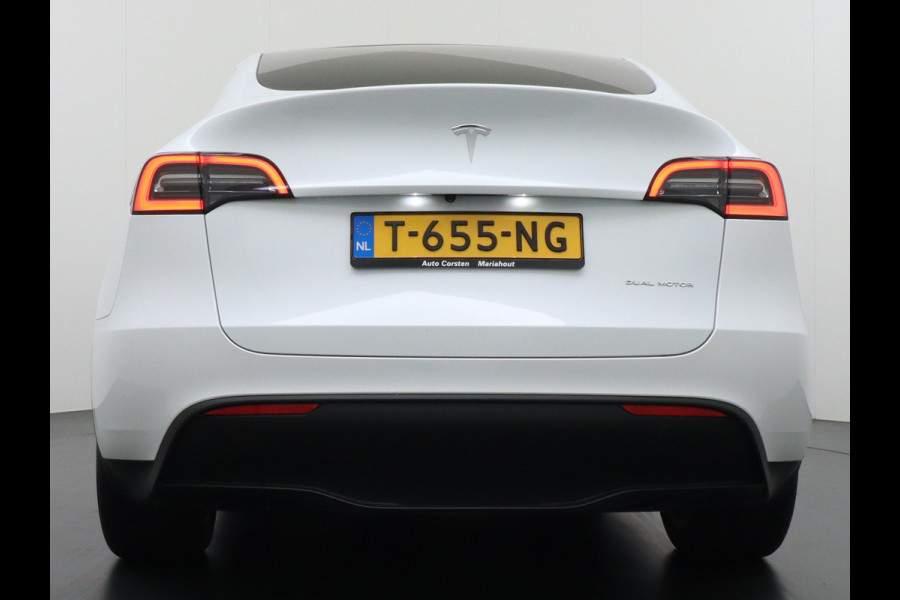 Tesla Model Y Long Range AWD 75kWh Warmtepomp  Autopilot FSD-Computer 3 Leder Pano-dak Elektr.Stuur+Stoel+Verwarmd Navi Ecc Premium Audio Keyl Camera's Elektr.AchterKlep Parkeer Assistent Sentry-Mode Privacyglas Bluetooth Dodehoek detector Connected services AMD-Ryzen Processor™ 1.600kg Trekvermogen Origineel Nederlandse Auto Garantie op Accu en Motor tot 20-01-2021 max. 192.000km