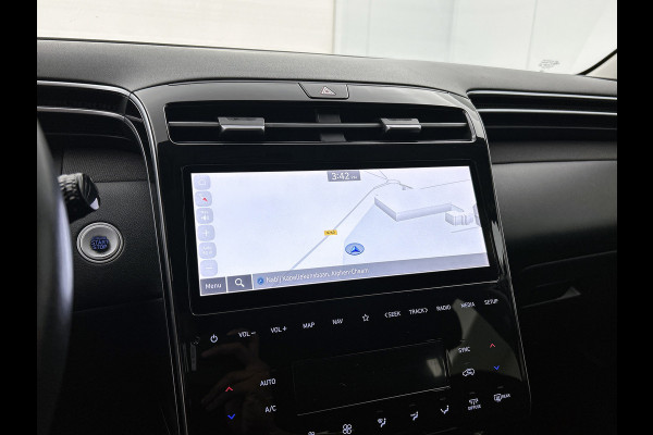 Hyundai Tucson 1.6 T-GDI HEV Comfort Automaat (TREKHAAK, NAVIGATIE, TREKHAAK, CARPLAY, STOELVERWARMING, CAMERA, 1e EIGENAAR)