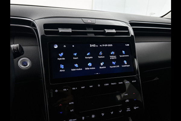 Hyundai Tucson 1.6 T-GDI HEV Comfort Automaat (TREKHAAK, NAVIGATIE, TREKHAAK, CARPLAY, STOELVERWARMING, CAMERA, 1e EIGENAAR)
