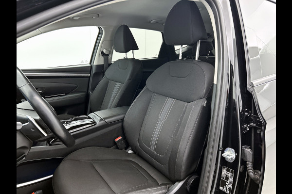 Hyundai Tucson 1.6 T-GDI HEV Comfort Automaat (TREKHAAK, NAVIGATIE, TREKHAAK, CARPLAY, STOELVERWARMING, CAMERA, 1e EIGENAAR)