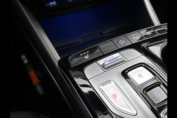 Hyundai Tucson 1.6 T-GDI HEV Comfort Automaat (TREKHAAK, NAVIGATIE, TREKHAAK, CARPLAY, STOELVERWARMING, CAMERA, 1e EIGENAAR)