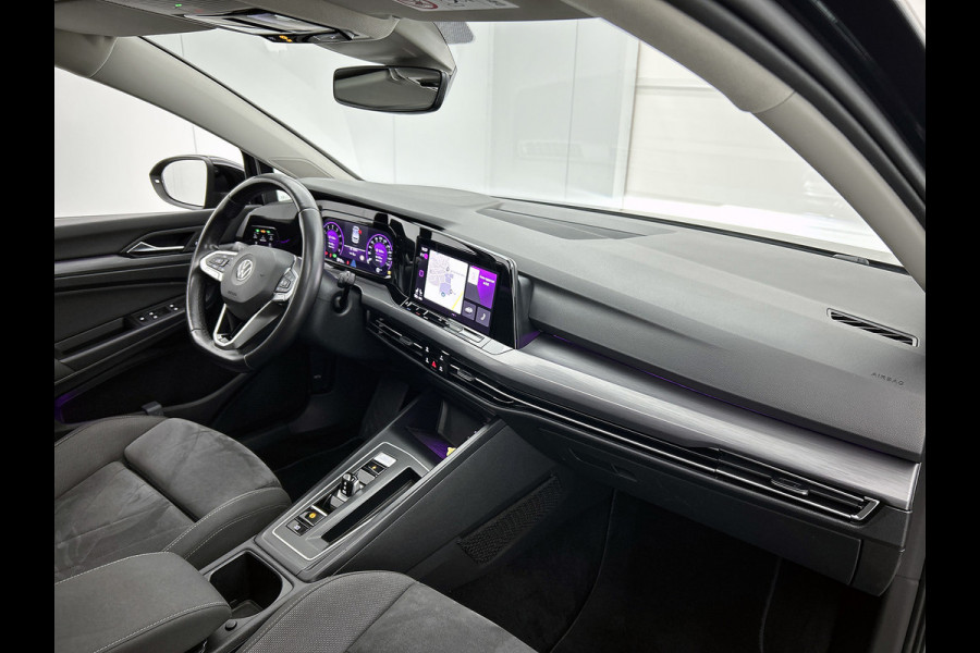 Volkswagen Golf 1.5 eTSI Sport Automaat (PANO, SFEERVERLICHTING, ADAPTIVE CRUISE, STOELVERWARMING, MASSAGE STOELEN, CARPLAY)