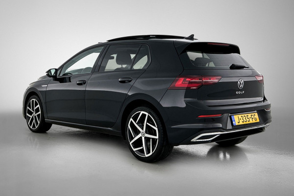 Volkswagen Golf 1.5 eTSI Sport Automaat (PANO, SFEERVERLICHTING, ADAPTIVE CRUISE, STOELVERWARMING, MASSAGE STOELEN, CARPLAY)