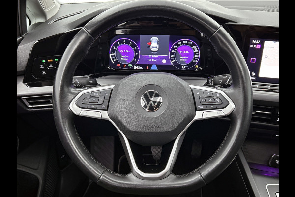 Volkswagen Golf 1.5 eTSI Sport Automaat (PANO, SFEERVERLICHTING, ADAPTIVE CRUISE, STOELVERWARMING, MASSAGE STOELEN, CARPLAY)