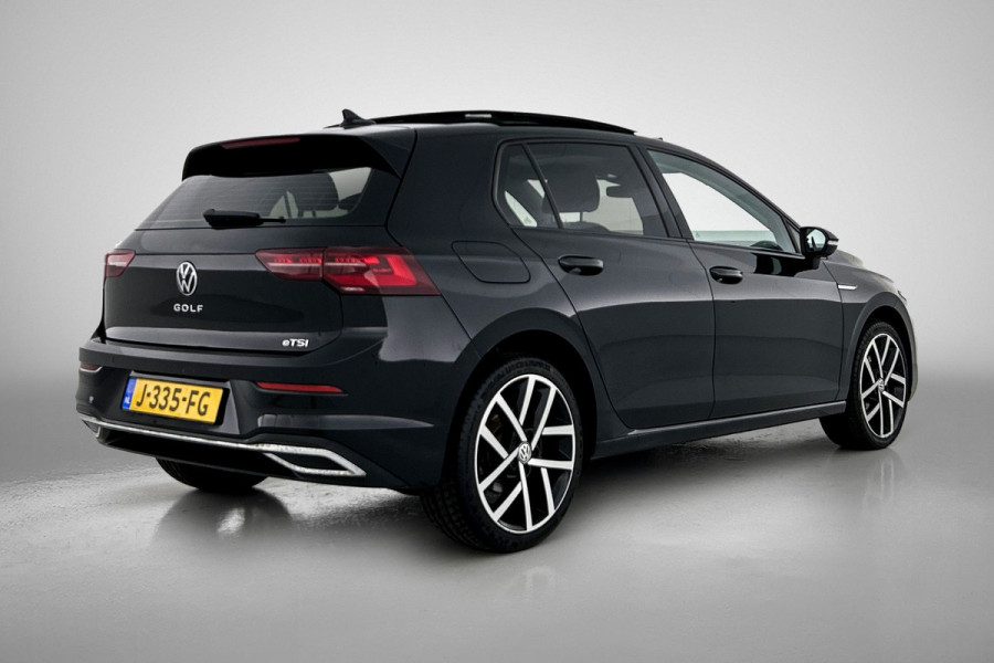 Volkswagen Golf 1.5 eTSI Sport Automaat (PANO, SFEERVERLICHTING, ADAPTIVE CRUISE, STOELVERWARMING, MASSAGE STOELEN, CARPLAY)