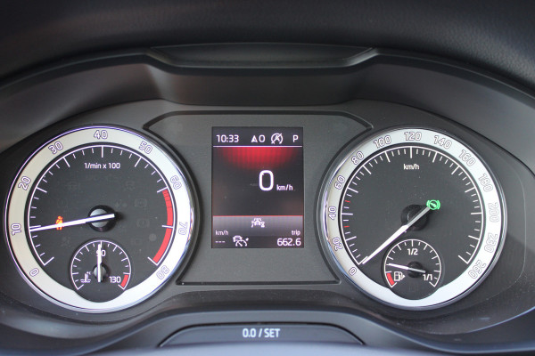Škoda Karoq 1.5 TSI ACT Style Business | Adaptieve cruise | Stoelverwarming | Navigatie | Trekhaak |