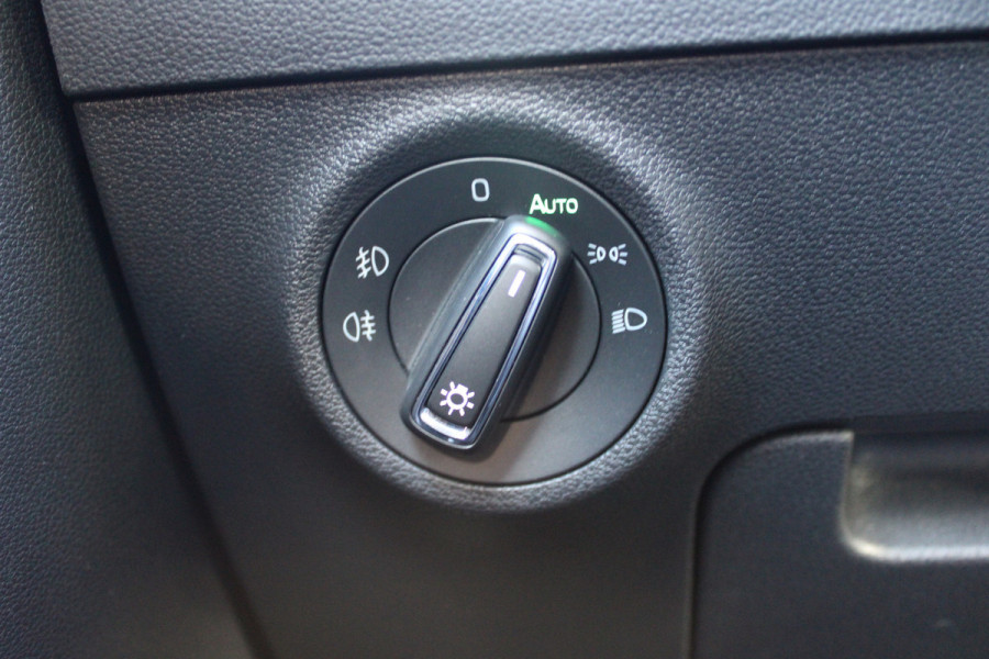 Škoda Karoq 1.5 TSI ACT Style Business | Adaptieve cruise | Stoelverwarming | Navigatie | Trekhaak |