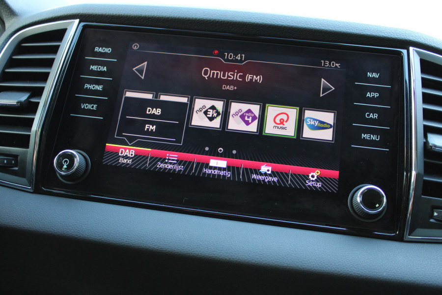 Škoda Karoq 1.5 TSI ACT Style Business | Adaptieve cruise | Stoelverwarming | Navigatie | Trekhaak |