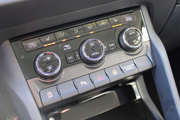 Škoda Karoq 1.5 TSI ACT Style Business | Adaptieve cruise | Stoelverwarming | Navigatie | Trekhaak |