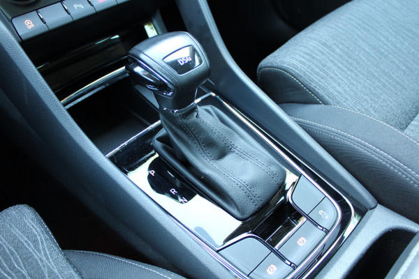 Škoda Karoq 1.5 TSI ACT Style Business | Adaptieve cruise | Stoelverwarming | Navigatie | Trekhaak |