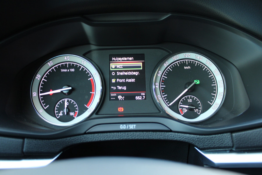 Škoda Karoq 1.5 TSI ACT Style Business | Adaptieve cruise | Stoelverwarming | Navigatie | Trekhaak |