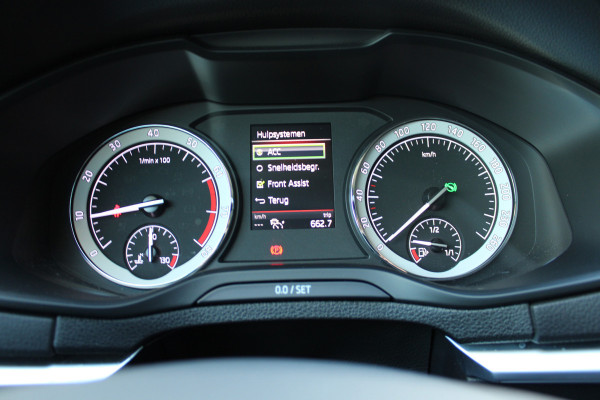 Škoda Karoq 1.5 TSI ACT Style Business | Adaptieve cruise | Stoelverwarming | Navigatie | Trekhaak |