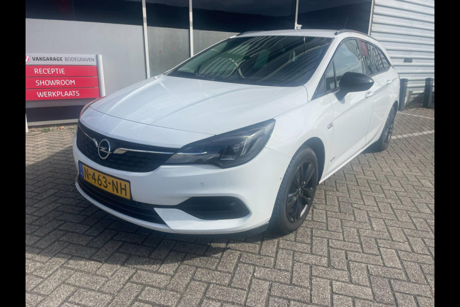 Opel Astra Sports Tourer 1.2 Design & Tech / camera / trekhaak