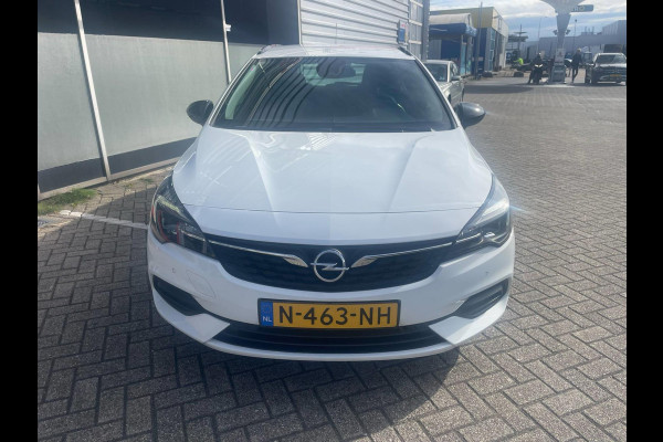 Opel Astra Sports Tourer 1.2 Design & Tech / camera / trekhaak