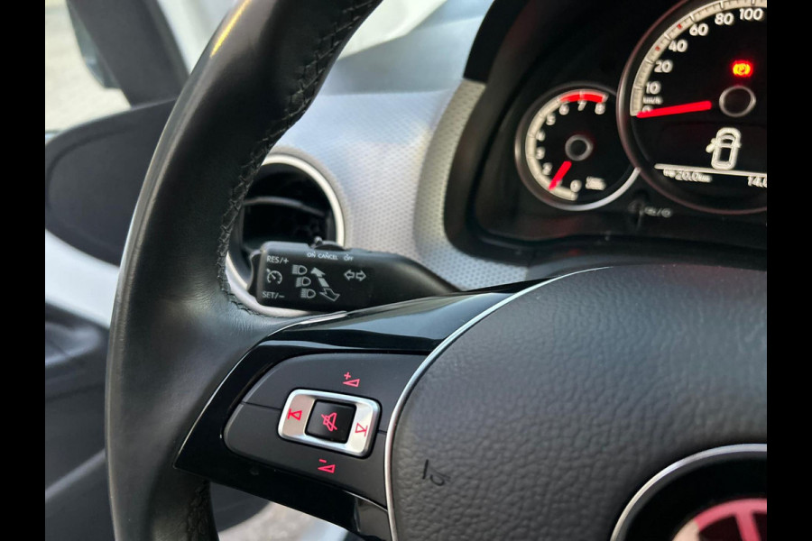 Volkswagen up! 1.0 Active, Camera, autm. airco