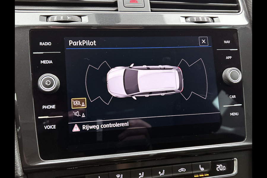 Volkswagen GOLF Variant 1.0 TSI Comfortline Business Automaat (NAVIGATIE, PARKEERSENSOREN, CARPLAY, DEALER ONDERHOUDEN)