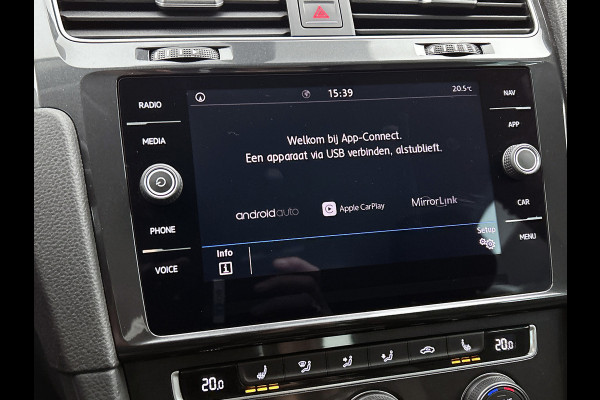 Volkswagen GOLF Variant 1.0 TSI Comfortline Business Automaat (NAVIGATIE, PARKEERSENSOREN, CARPLAY, DEALER ONDERHOUDEN)