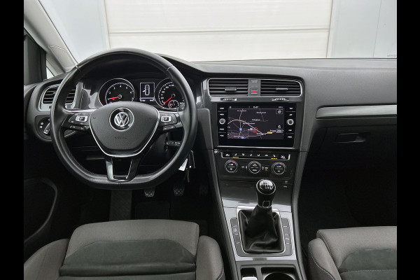 Volkswagen GOLF Variant 1.0 TSI Comfortline Business Automaat (NAVIGATIE, PARKEERSENSOREN, CARPLAY, DEALER ONDERHOUDEN)