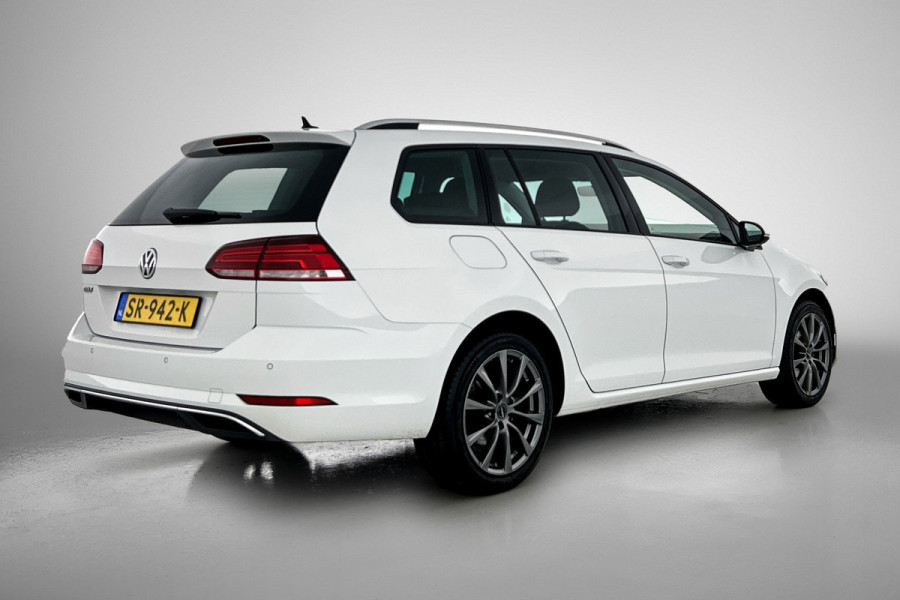 Volkswagen GOLF Variant 1.0 TSI Comfortline Business Automaat (NAVIGATIE, PARKEERSENSOREN, CARPLAY, DEALER ONDERHOUDEN)